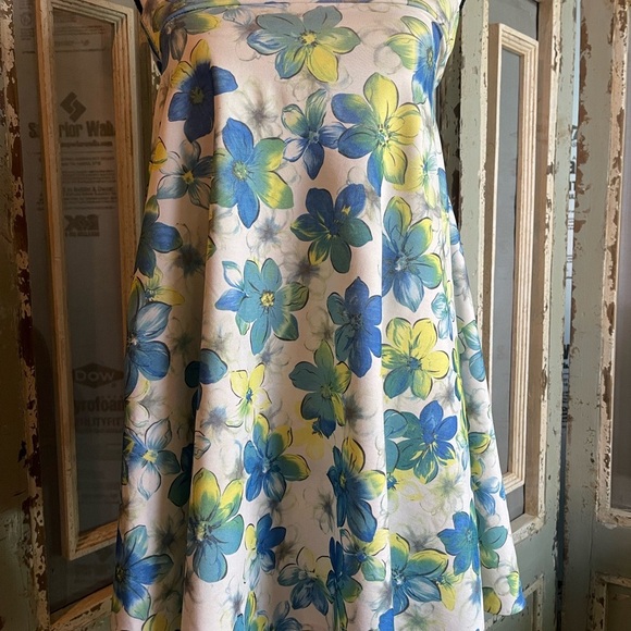 One of a Kind Vintage Floral Print Women's Skirt - Picture 6 of 8